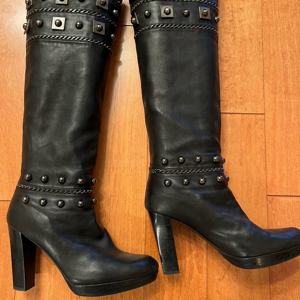 Stuart Weitzman embellished pull up boots - Picture 16 of 16